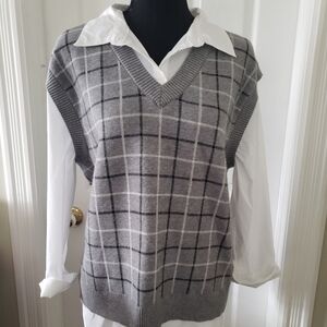 Tahari women's longsleeve with built in vest size Large